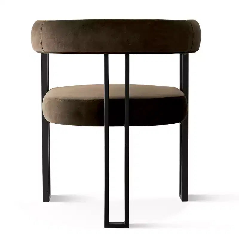 Set tavolo da pranzo allungabile da 47-83" per 8 persone, tavolo nero e 8 poltrone in velluto con eleganti gambe in metallo, ideale per riunioni