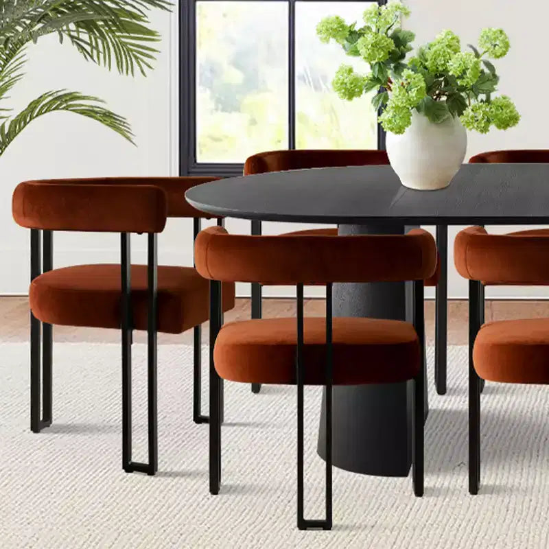 Set tavolo da pranzo allungabile da 47-83" per 8 persone, tavolo nero e 8 poltrone in velluto con eleganti gambe in metallo, ideale per riunioni