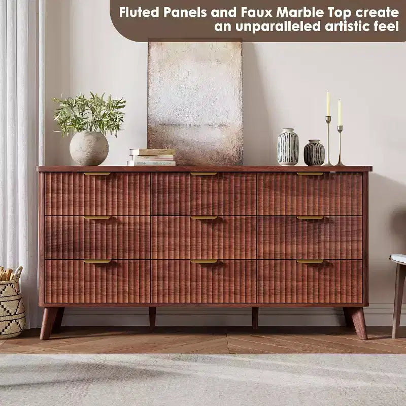 Cassettiera a 9 cassetti per camera da letto, cassettiere larghe 154 cm con profilo curvo, cassetti in legno scanalato, cassettiera moderna per soggiorno