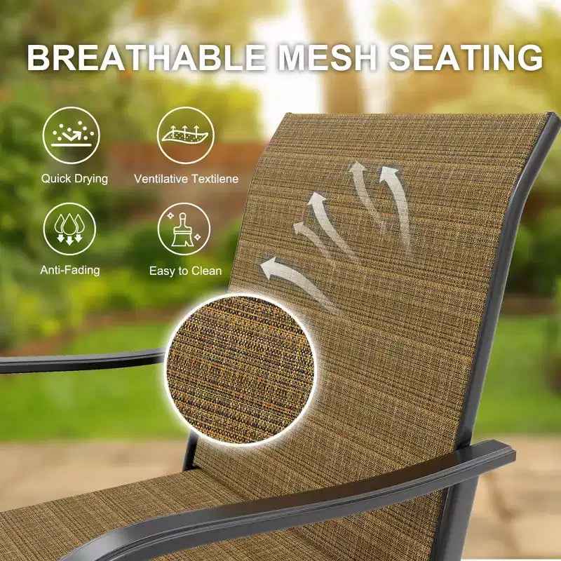 Set di 2 sgabelli da bar girevoli a 360° per patio, sedie alte da esterno con schienale e braccioli, struttura in metallo resistente alle intemperie per terrazza, prato, giardino