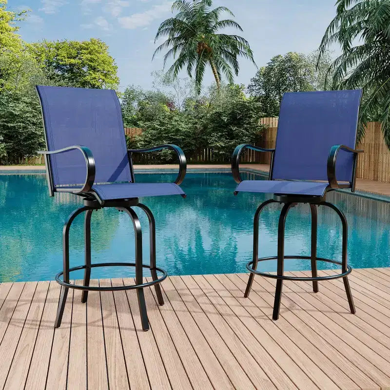 Set di 2 sgabelli da bar girevoli a 360° per patio, sedie alte da esterno con schienale e braccioli, struttura in metallo resistente alle intemperie per terrazza, prato, giardino